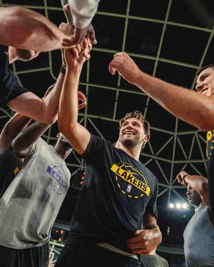 扎威谈斯洛文尼亚训练营:对我们帮助很大 东契奇是很棒的东道主