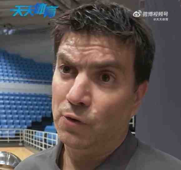 哈里斯:很荣幸成为北控主教练 希望能给北控建立起一个体系