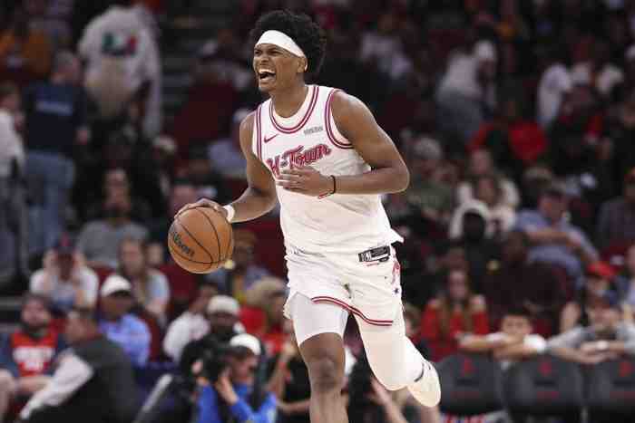 火箭媒体人:阿门已是NBA前五的攻防兼备球员 位列文班华子SGA后