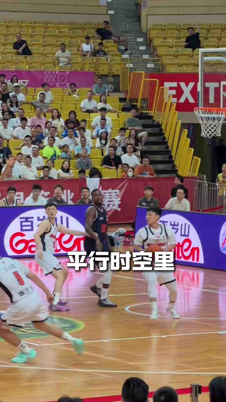 徐杰晒视频致敬偶像库里:平行时空里 同样热爱 同样努力