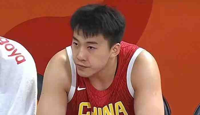 狂胜46分!男篮评分出炉:2人满分,3人及格,21岁大前锋打疯了