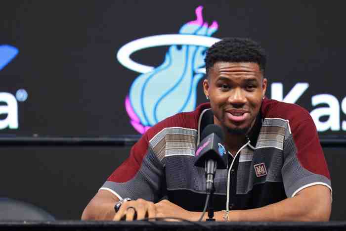 美记:字母哥稳居NBA前五 他上场就能打爆对手