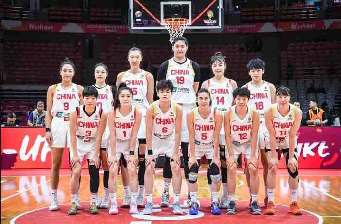 李梦缺阵后女篮关键时刻硬解,为何不是罗欣棫或杨舒予?
