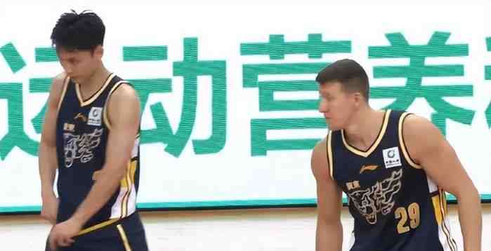 广东男篮大胜!徐杰15分,广东新帅3点不输杜锋,陈海涛有远见