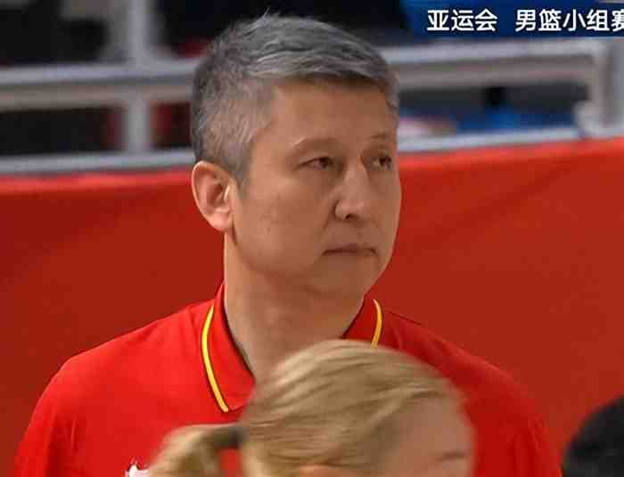 亚运会:中国男篮38分大胜!广西三将合力贡献41+13,李弘权独得16分