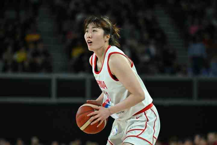 罗欣棫:我们坚持了中国女篮敢打敢拼、任何时候都不放弃的精神