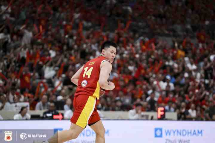 要及时调整!李弘权首发18分钟 三分5中1拿到3分3板2助
