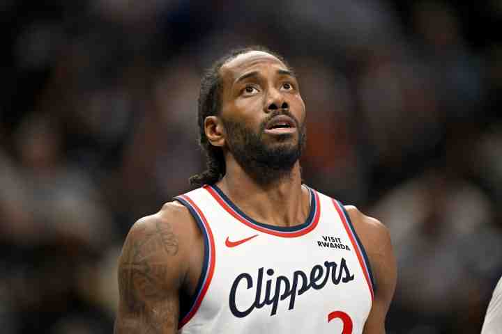 名记:伦纳德真是那种团队给他合同他就签的人 我经历过类似情况