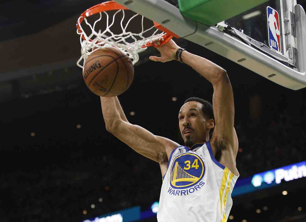 中投美如画祝前NBA球员利文斯顿41岁生日快乐！