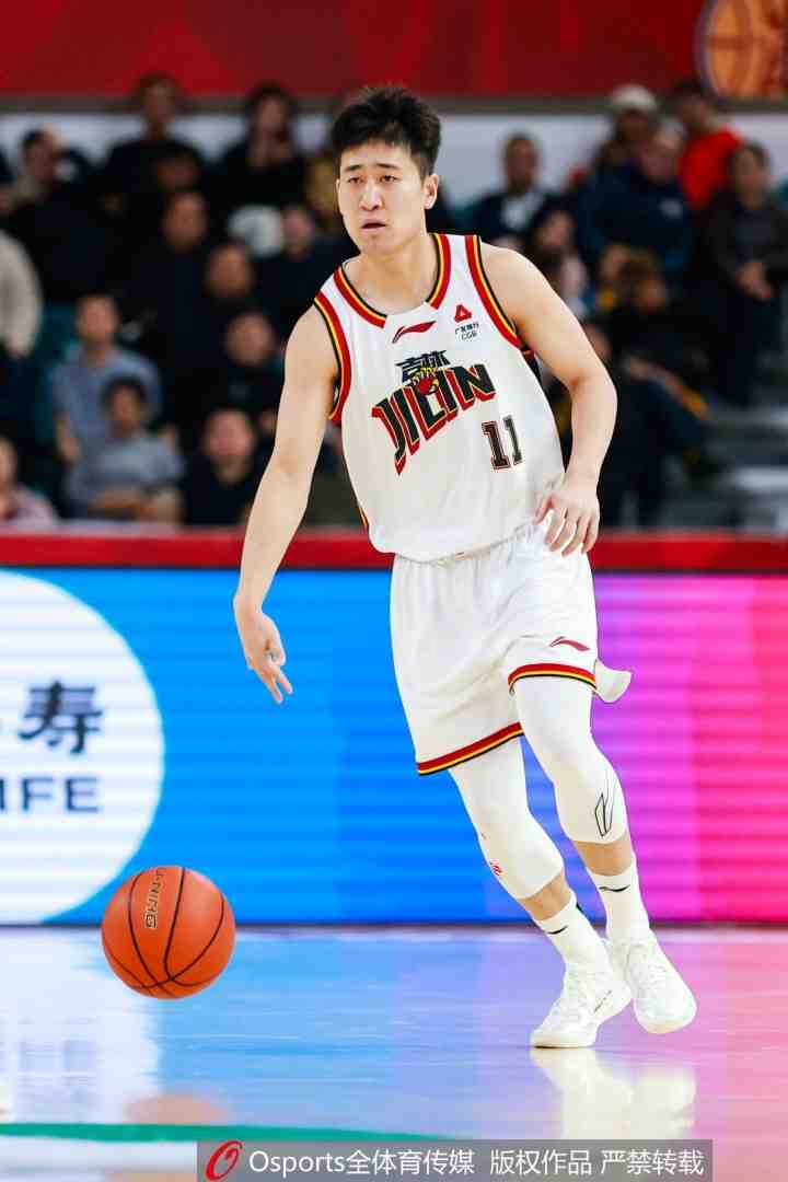 姜伟泽:李昂指导无条件地相信球员 大家都想打出一个好成绩