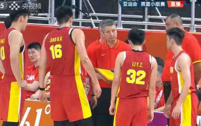CCTV5直播中国男篮冲击四强，内线优势明显，郭士强带队冲击四连胜