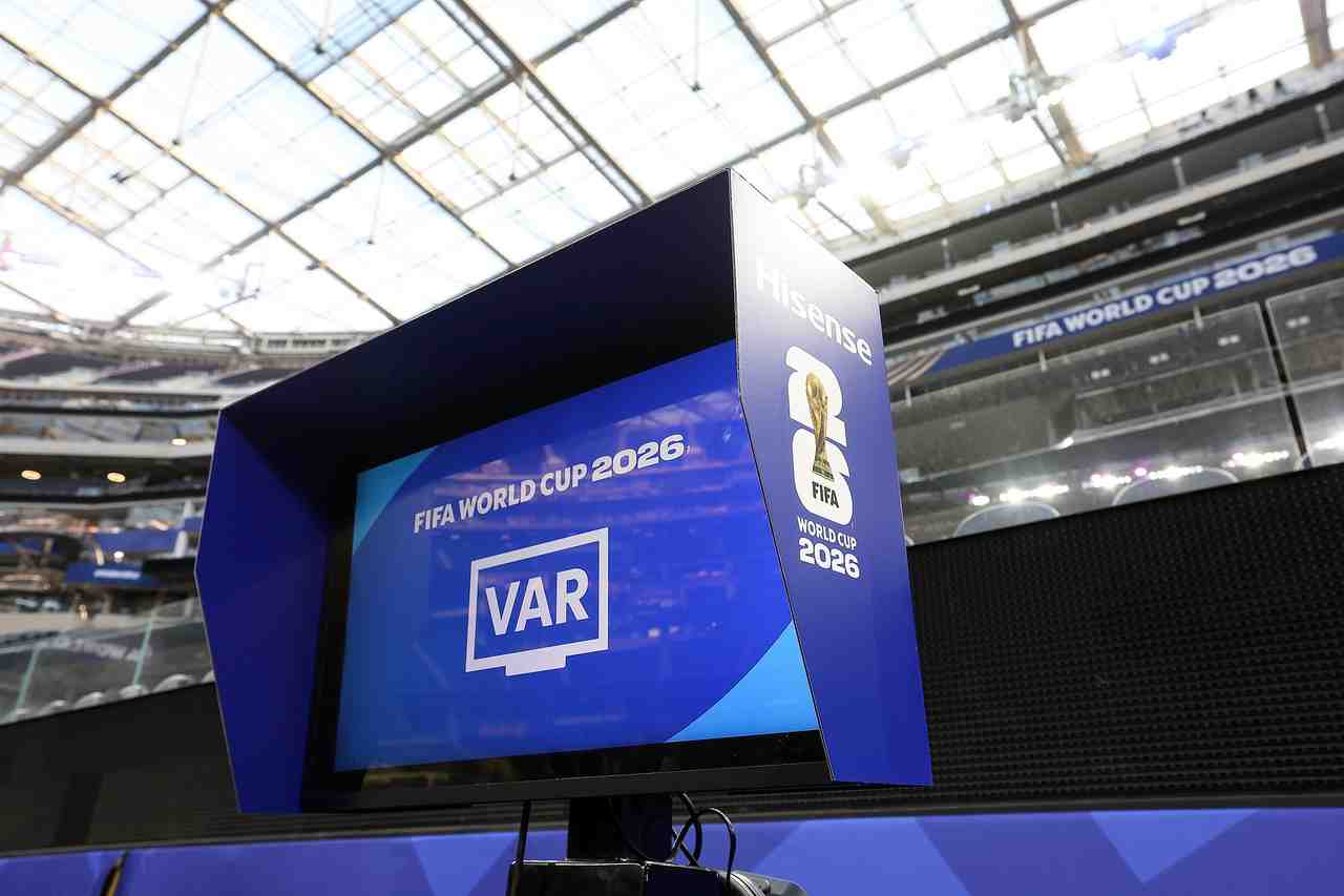 世体:VAR所有权仍未得到判决,有人以侵犯知识产权诉讼索赔3亿欧