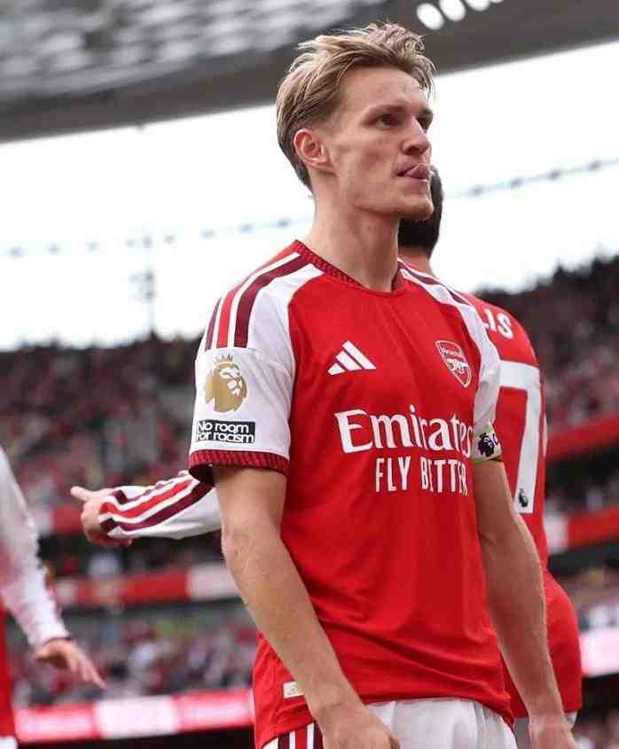 5连胜多线狂飙!欧冠:厄德高世界波+连场破门 阿森纳1-0那不勒斯