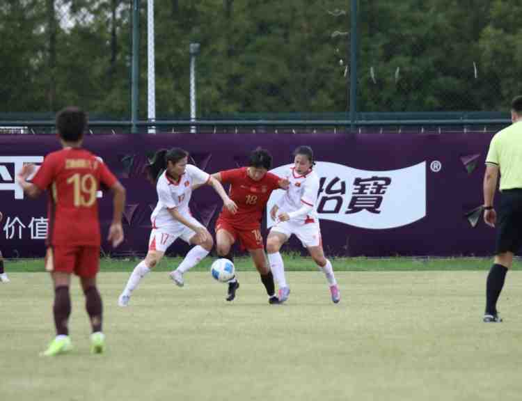 友谊赛-中国女足3-0越南女足,张睿、张琳艳、乌日古木拉破门