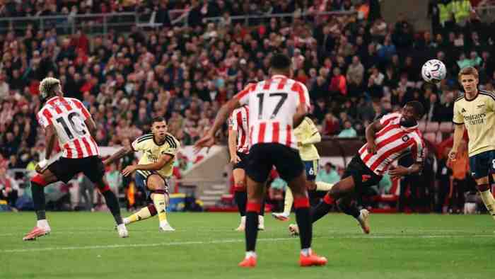 英超｜阿森纳2-0桑德兰，吉马良斯世界波，拉亚扑点