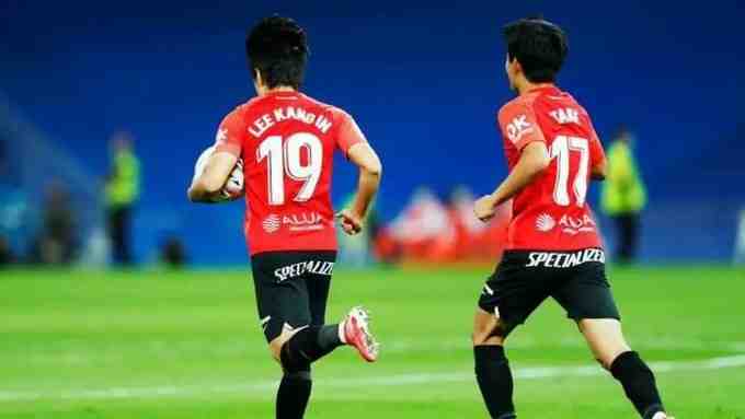 世体：李刚仁&久保建英今晚演西甲日韩德比，日韩球迷凌晨4点守候