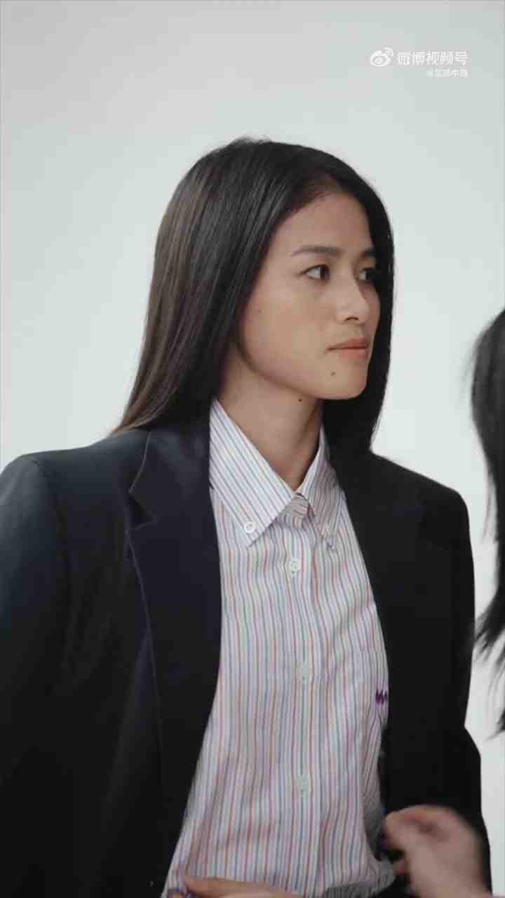 亚运征程即将开启,普拉达为中国女足打造专属正装与时尚大片